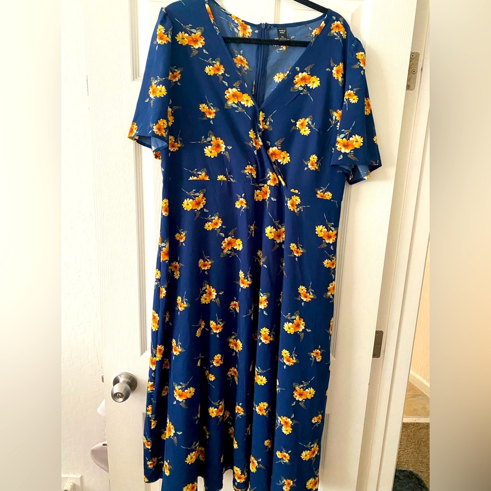 Shein Curve Dark Blue Floral Dress